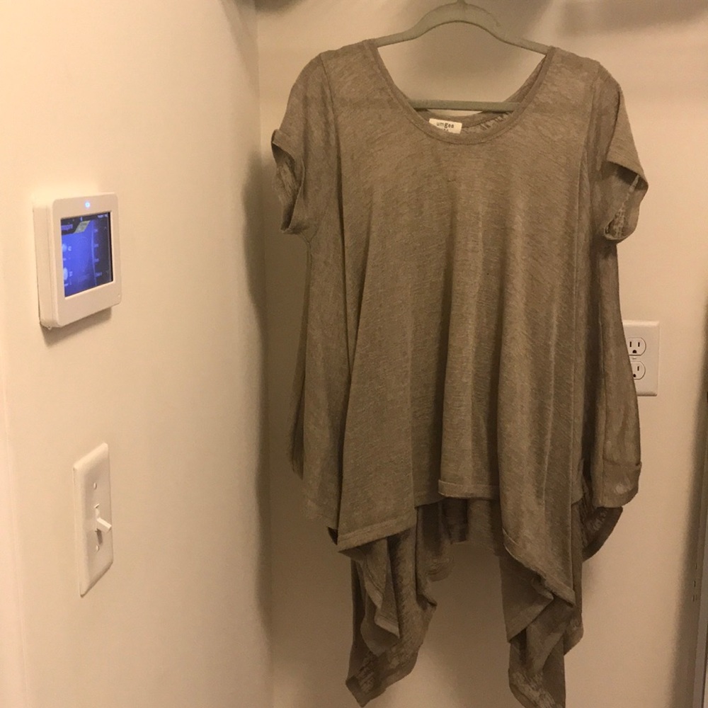 High-Low Short Sleeve Top